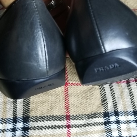 Prada Flats - Picture 5 of 8
